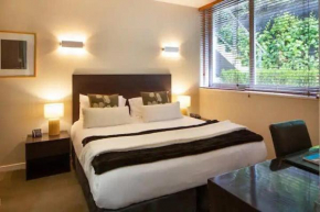 Stunning 1 Bedroom Studio Apartment